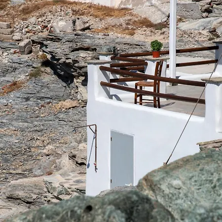Aegean Whisper Koumelas Mamádhos